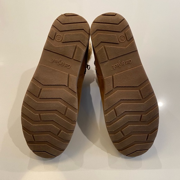 Cat & Jack Girls Faux Suede boots size 5 - Picture 8 of 8